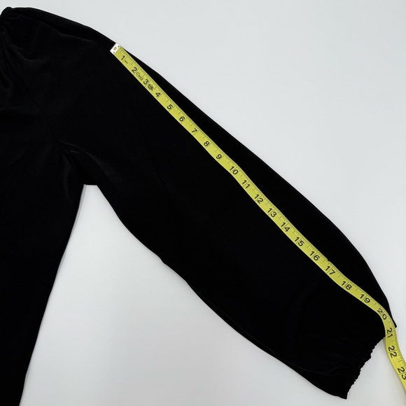 NWT MICHAEL Michael Kors Women’s Elegant Black Flowing Top Gold Buttons Large - Picture 8 of 14